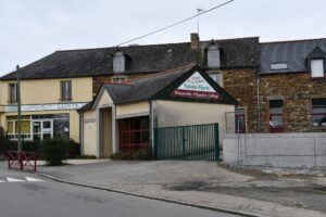 L'entrée du Groupe Scolaire Sainte-Marie de Val d'Anast