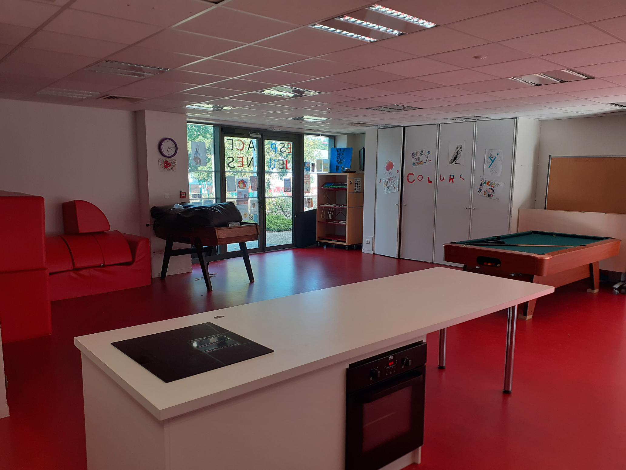 L'espace de vie dédié aux jeunes dans le Centre social et culturel Chorus