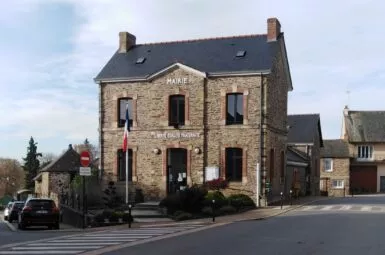 La façade de la mairie annexe de Val d'Anast, à Campel.