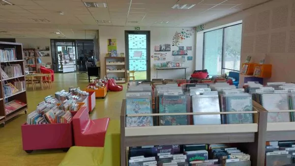 Médiathèque communautaire située au Chorus