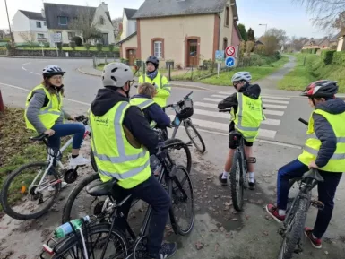 L'usage du vélo est mis en avant dans le cadre du schéma directeur des mobilités alternatives à Val d'Anast. Plusieurs animations sont organisées, à l'exemple d'une balade pédagogique à vélo au début de l'été.